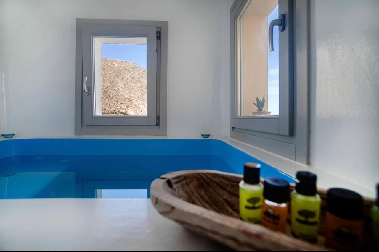 450 Years Castle House For 2-5 People/Jacuzzi Emporio (Santorini) Exterior foto